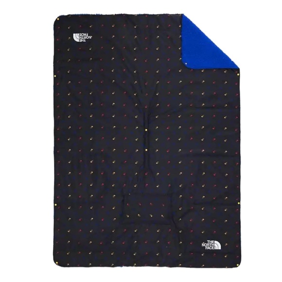 The North Face AOP Fuzzy Blanket - Picture 3 of 8